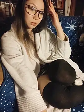 Snapshot of LoveFoxyQueen chatting on 03-26-26, 08:25 LoveFoxyQueen online show from 03-26-26, 08:25