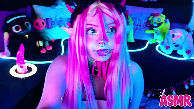 LaytonBox online show from 10-24-25, 02:24