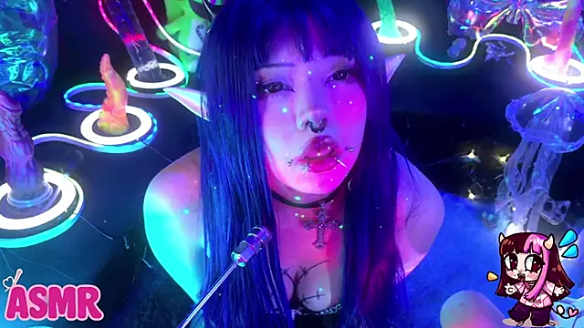 LaytonBox online show from 04-20-26, 03:04