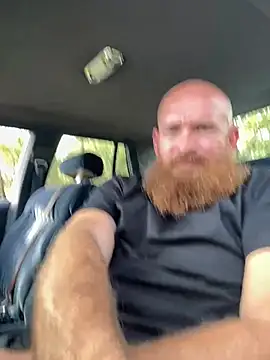 Snapshot of 32XRedBeard chatting on 02-05-25, 05:42 32XRedBeard online show from 02-05-25, 05:42