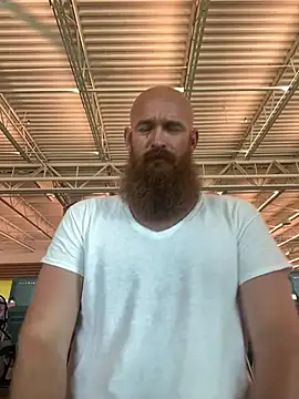 Snapshot of 32XRedBeard chatting on 03-12-25, 01:40 32XRedBeard online show from 03-12-25, 01:40