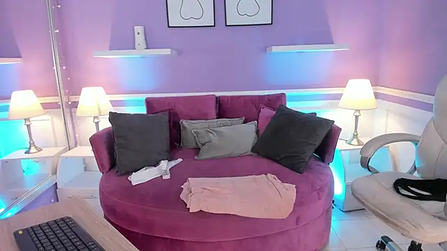 Snapshot of Emma_Walkerr_ chatting on 02-06-25, 10:00 Emma Walkerr online show from 02-06-25, 10:00