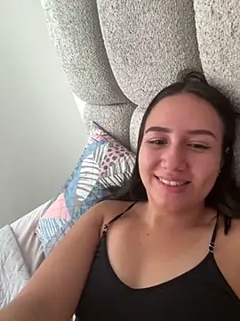 Snapshot of Jullya_x chatting on 03-10-26, 04:01 Jullya x online show from 03-10-26, 04:01