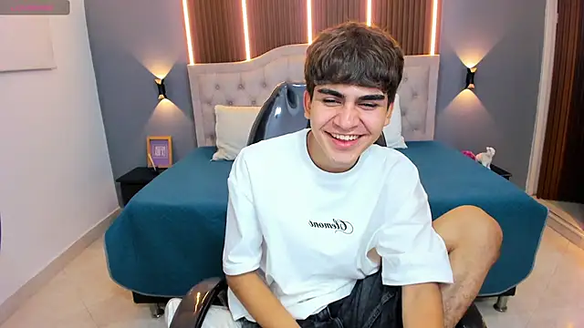 Tommy18   online show from 11-27-25, 03:41