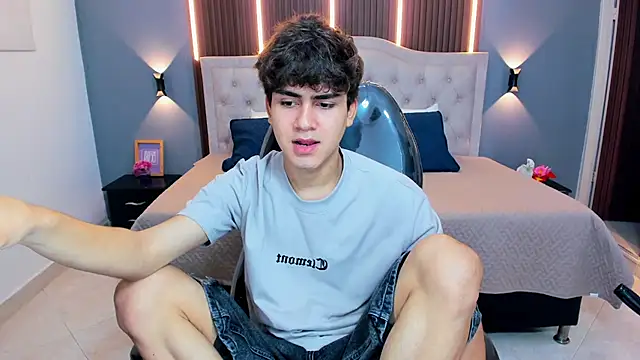 Tommy18   online show from 04-02-26, 03:48