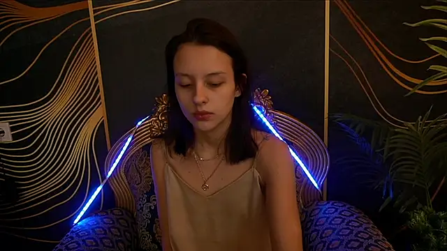 AnnaElys online show from 01-31-25, 08:54