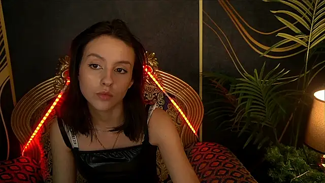 AnnaElys online show from 02-05-25, 04:14