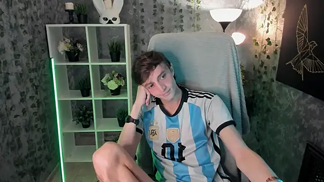 Snapshot of John_Weasley chatting on 11-07-25, 01:11 John Weasley online show from 11-07-25, 01:11