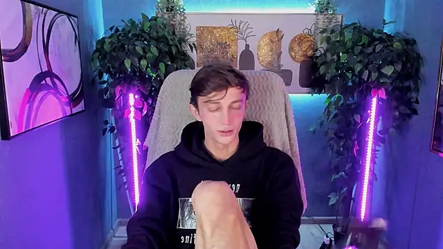 Snapshot of John_Weasley chatting on 11-29-25, 01:03 John Weasley online show from 11-29-25, 01:03