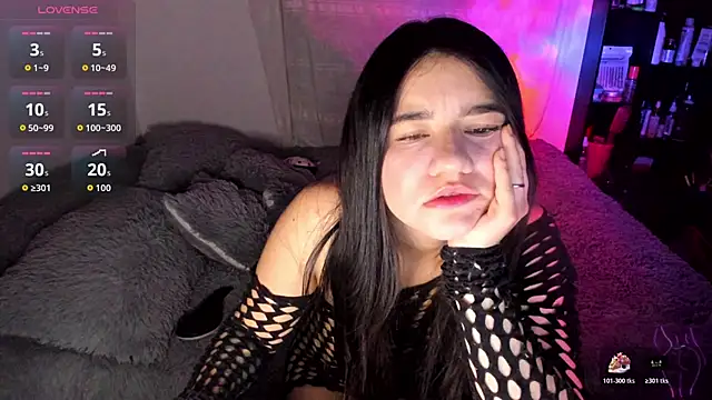 Snapshot of lilihot_ chatting on 05-17-26, 05:27 lilihot online show from 05-17-26, 05:27