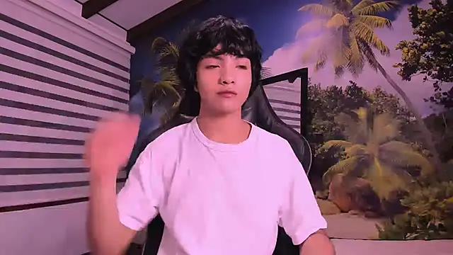 AllanYong18 online show from 02-16-25, 04:09