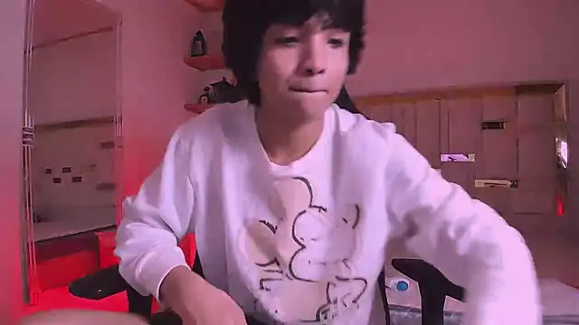 AllanYong18 online show from 03-02-25, 08:59