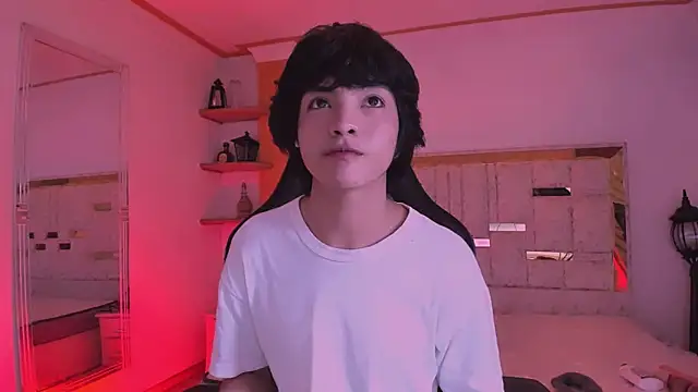 AllanYong18 online show from 03-09-25, 09:57