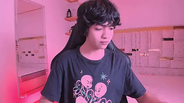 AllanYong18 online show from 03-15-25, 04:13