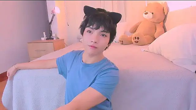 AllanYong18 online show from 10-20-25, 10:05