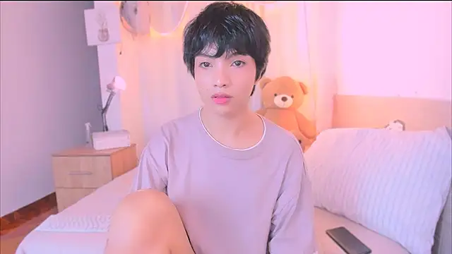 AllanYong18 online show from 11-01-25, 10:50