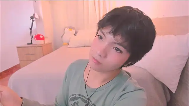 AllanYong18 online show from 02-08-26, 01:25