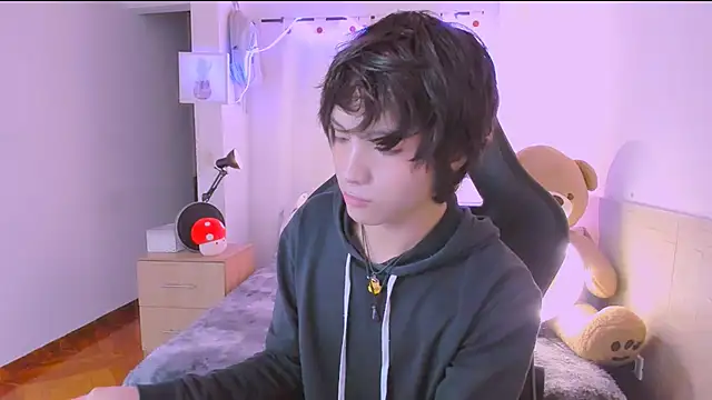 AllanYong18 online show from 04-17-26, 07:11