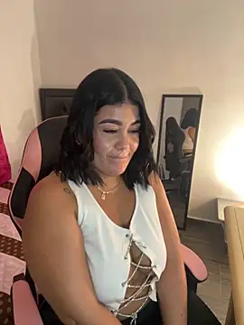 Snapshot of karla_hotgirl chatting on 09-18-25, 02:13 karla hotgirl online show from 09-18-25, 02:13