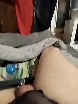 Snapshot of ludov17 chatting on 02-20-25, 01:25 ludov17 online show from 02-20-25, 01:25