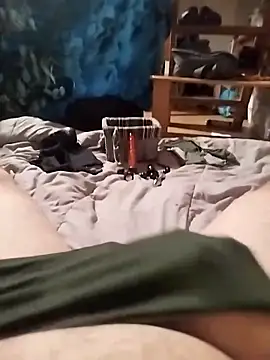 Snapshot of ludov17 chatting on 02-12-26, 11:44 ludov17 online show from 02-12-26, 11:44