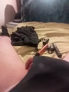 Snapshot of ludov17 chatting on 03-04-26, 02:17 ludov17 online show from 03-04-26, 02:17