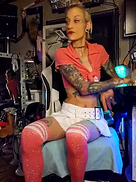 Snapshot of MissParadise40 chatting on 11-03-25, 11:15 MissParadise40 online show from 11-03-25, 11:15