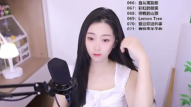 Snapshot of Muzi-sing chatting on 05-18-26, 10:32 Muzi-sing online show from 05-18-26, 10:32