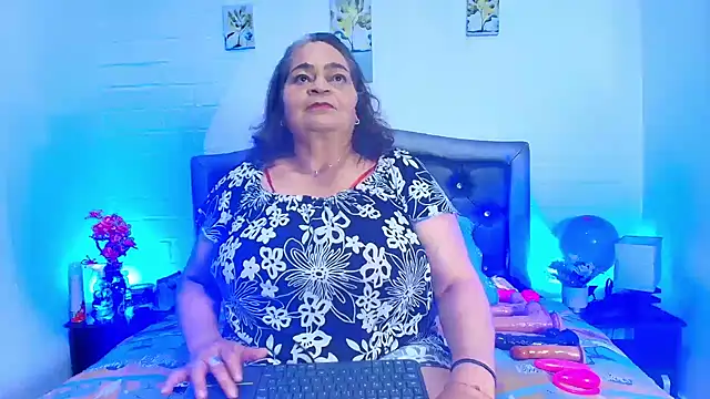 VickyBoobss online show from 04-19-26, 01:10