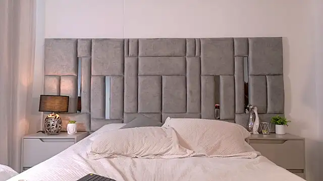 Karla Hudsson online show from 02-12-26, 01:39