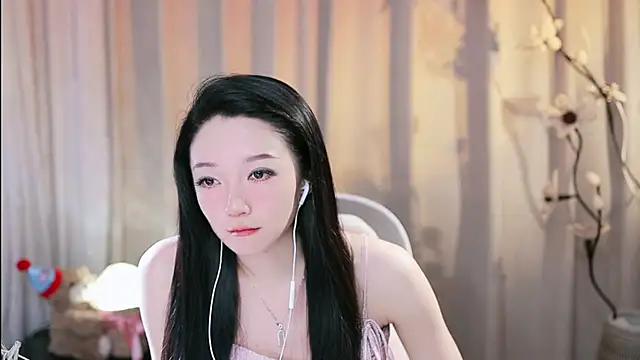 Snapshot of Zoe-99 chatting on 06-03-26, 02:33 Zoe-99 online show from 06-03-26, 02:33