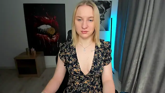 Snapshot of BeautyBlondy chatting on 02-09-25, 04:29 BeautyBlondy online show from 02-09-25, 04:29