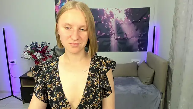 Snapshot of BeautyBlondy chatting on 09-14-25, 12:26 BeautyBlondy online show from 09-14-25, 12:26