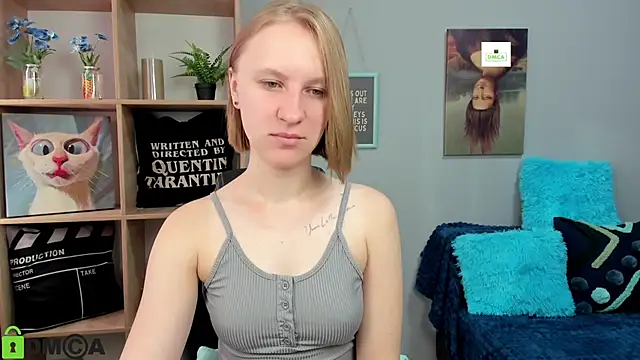 Snapshot of BeautyBlondy chatting on 09-18-25, 05:42 BeautyBlondy online show from 09-18-25, 05:42