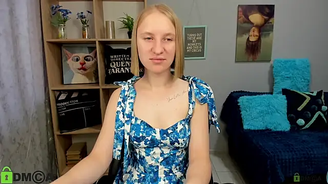 Snapshot of BeautyBlondy chatting on 09-19-25, 12:28 BeautyBlondy online show from 09-19-25, 12:28