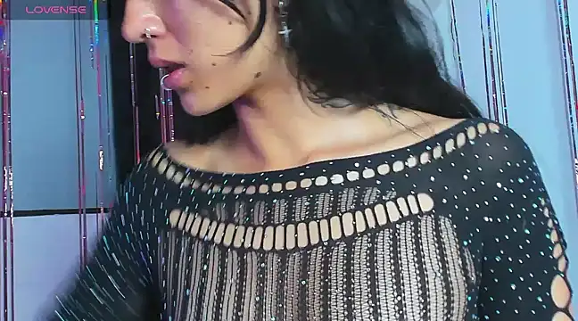 Snapshot of Cleo_Hott chatting on 02-11-25, 03:18 Cleo Hott online show from 02-11-25, 03:18