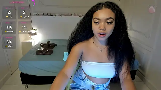 Snapshot of JasmineRose7 chatting on 09-15-25, 01:44 JasmineRose7 online show from 09-15-25, 01:44
