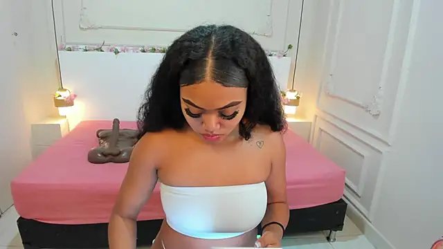 Snapshot of JasmineRose7 chatting on 10-23-25, 12:04 JasmineRose7 online show from 10-23-25, 12:04