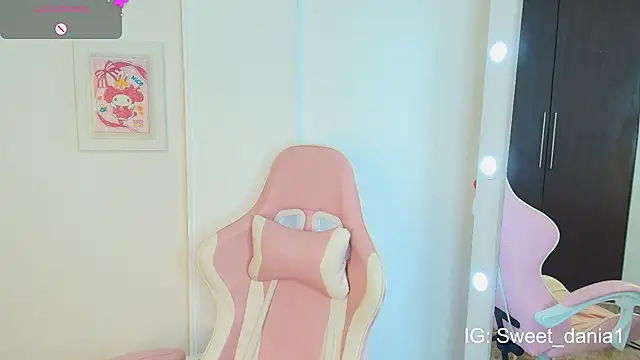 Snapshot of sweet_dania_ chatting on 03-09-25, 07:01 sweet dania online show from 03-09-25, 07:01