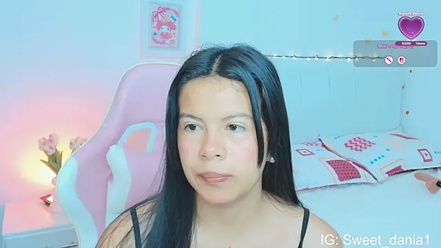 Snapshot of sweet_dania_ chatting on 09-13-25, 09:09 sweet dania online show from 09-13-25, 09:09