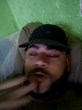 Snapshot of safado0027 chatting on 10-16-25, 10:16 safado0027 online show from 10-16-25, 10:16