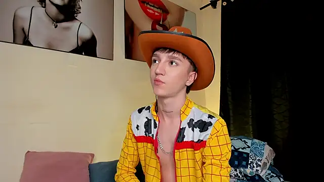 Snapshot of jeremy_salvatore chatting on 01-15-25, 06:01 jeremy salvatore online show from 01-15-25, 06:01