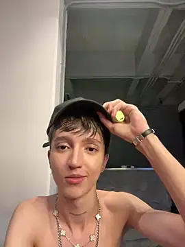 Snapshot of jeremy_salvatore chatting on 02-06-25, 09:00 jeremy salvatore online show from 02-06-25, 09:00