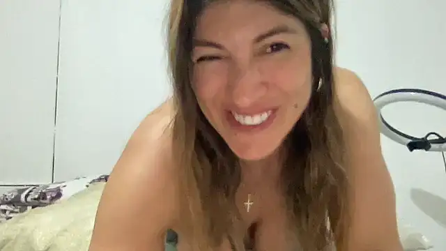 LunaBeya online show from 09-18-25, 12:29