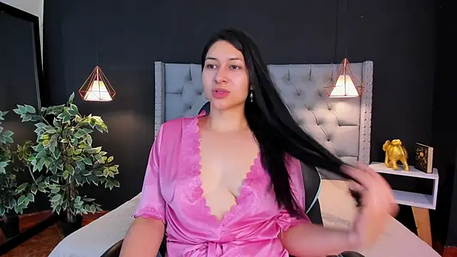 Snapshot of Sara_conde chatting on 02-01-25, 02:45 Sara conde online show from 02-01-25, 02:45