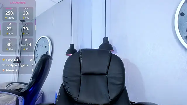 Snapshot of Sara_conde chatting on 10-30-25, 04:08 Sara conde online show from 10-30-25, 04:08