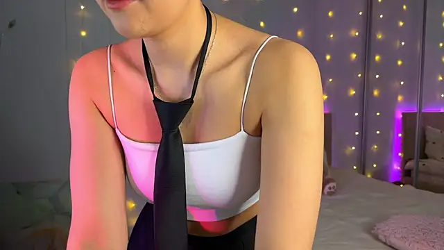 Mercedes Robinson online show from 01-27-25, 04:30