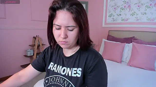 zoes milee online show from 03-03-25, 11:44