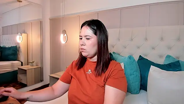 zoes milee online show from 09-22-25, 04:09