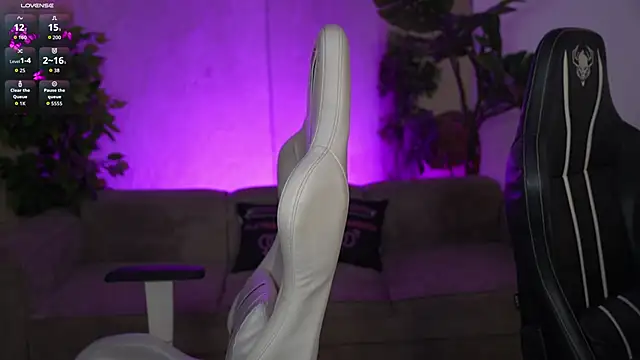 Snapshot of Lika_Secret_ chatting on 10-16-25, 10:44 Lika Secret online show from 10-16-25, 10:44